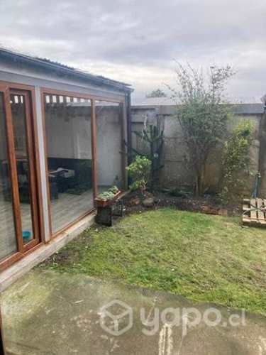 Casa en jardín austral