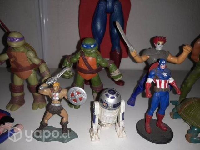 " coleccion de figuras de superheroes"