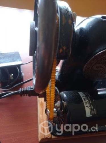 Máquina de Coser Antigua