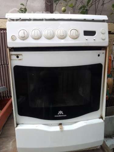 Cocina, en buen estado, solo instalar puerta del h