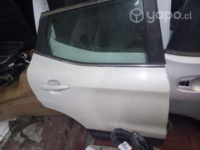 Puerta trasera derecha Nissan qashqai 2019