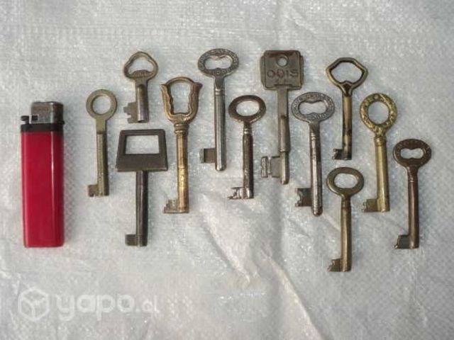 12 Antiguas Llaves De Bronce