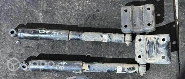 Amortiguadores traseros Mitsubishi l200