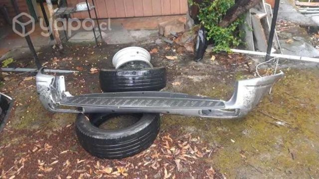 Parachoque trasero mitsubishi montero 2007