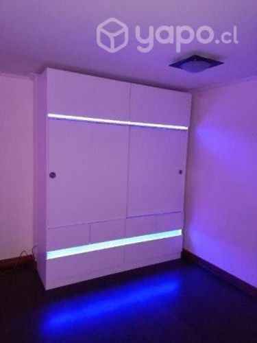 Clóset con iluminación