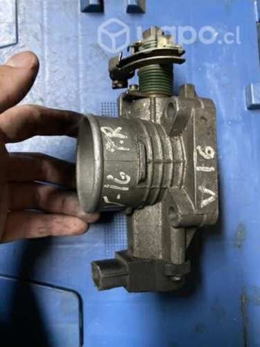 Cuerpo de aceleración Nissan V-16 Tapa roja