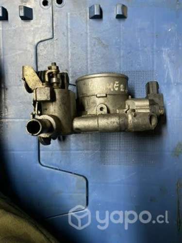 Cuerpo de aceleración Nissan Primera