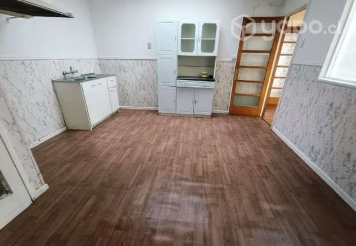 Arriendo casa exelente sector centro.