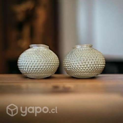 Dos pantallas de lamparitas antiguas