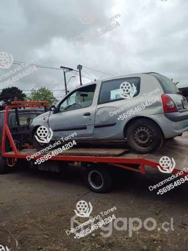 Muñón izquierdo Renault Clio 2006