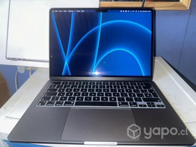 MacBook Air M2 13.3