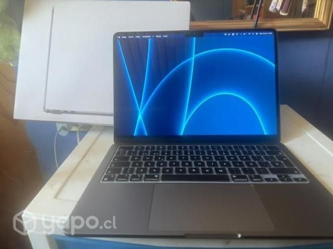 MacBook Air M2 13.3