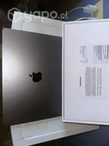 MacBook Air M2 13.3