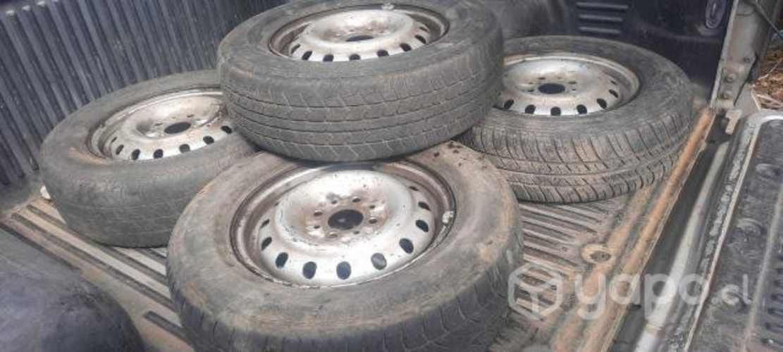 4 LLantas de fierro aro 13 con Neumaticos