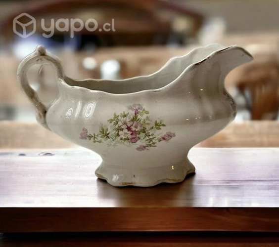 Antiguo delicado recipiente para salsas porcelana