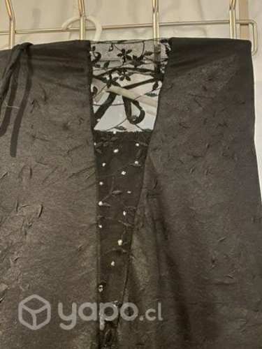 Vestido de fiesta con escote profundo