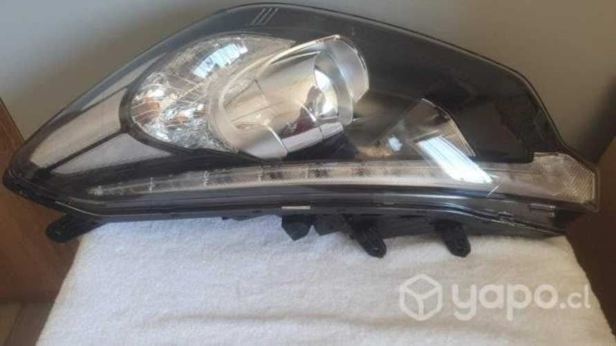 Optico izquierdo kia cerato año 2015