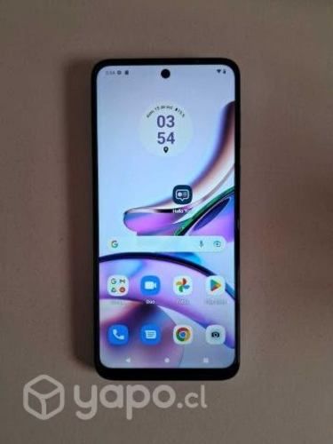 Motorola G13 color lavanda