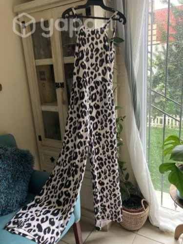 Exclusivo enterito marca BEBE