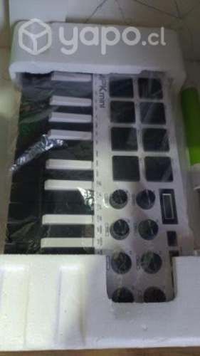 Akai mpk mini profesional