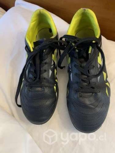 Zapatos de fútbol Niño, talla 33