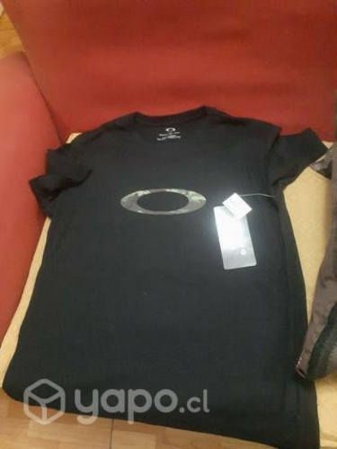 Polera oakley fit