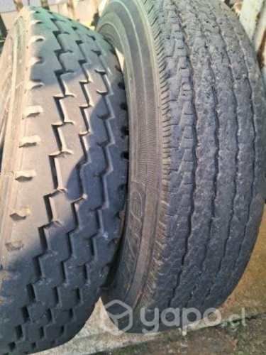 2 Neumáticos 700 x 16 para camión 3/4