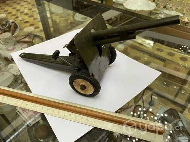 Antiguo juguete lata gruesa Chileno marca Pinocho