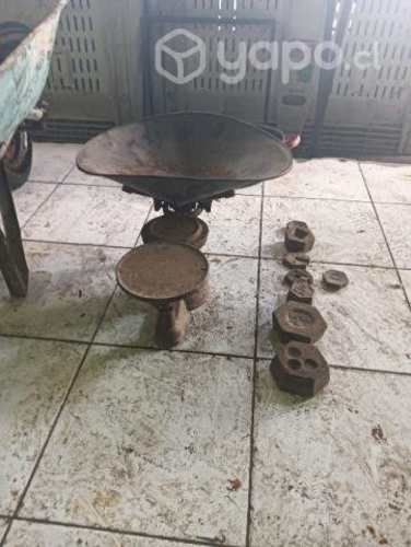 Pesa antigua del año 1880