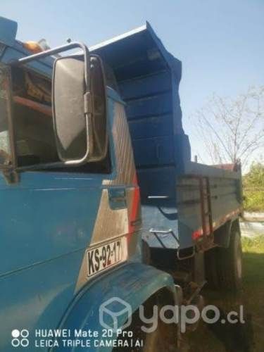 Camión tolva 8 cubos