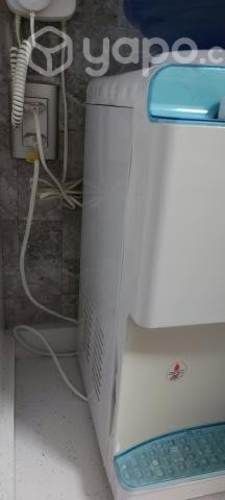 Maquina dispensador de agua fria-caliente