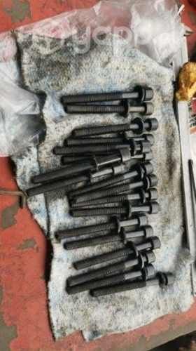 Pernos culata Nissan Navara originales