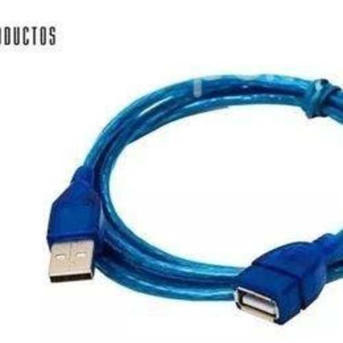 01 hub de carga 2.0 y 02 cables de extención de 1,