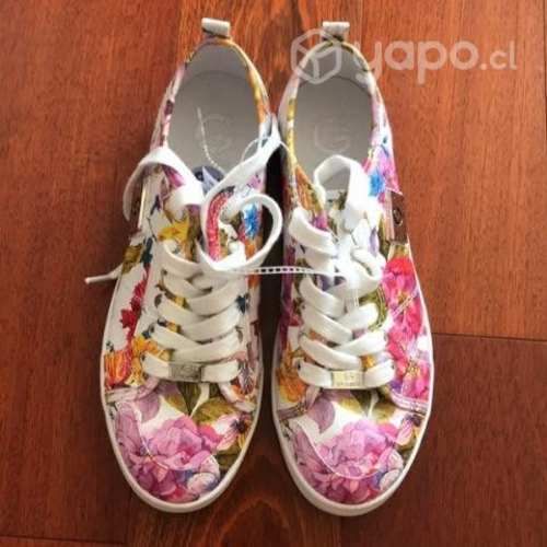 Zapatillas guess by guess