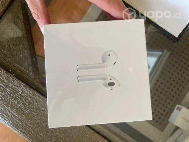 AirPods modelo con estuche de carga cerrados nuevo