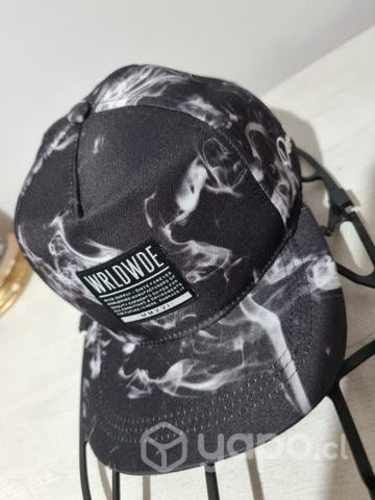 SnapBack WorlsWilde H&M