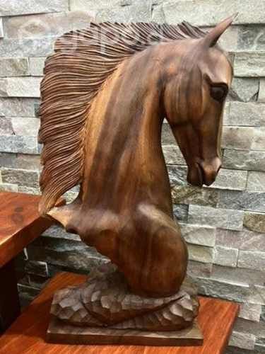 Caballo tallado en madera