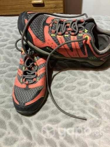 Hermosa zapatilla Columbia muy poco uso como nueva