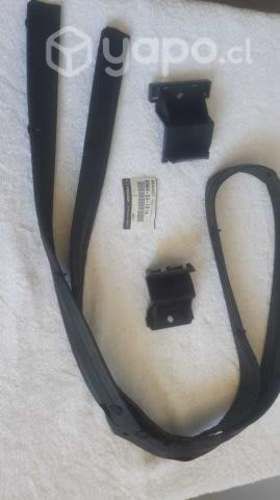 Moldura contorno capot y 2 guias mazda 3 sedan