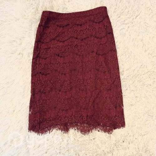 Falda tubo talla s Burdeos encaje