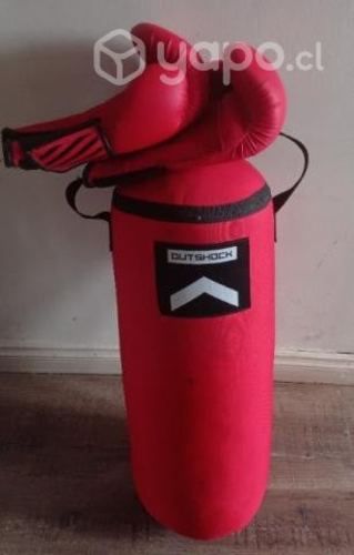 Guantes y saco de boxeo de niños