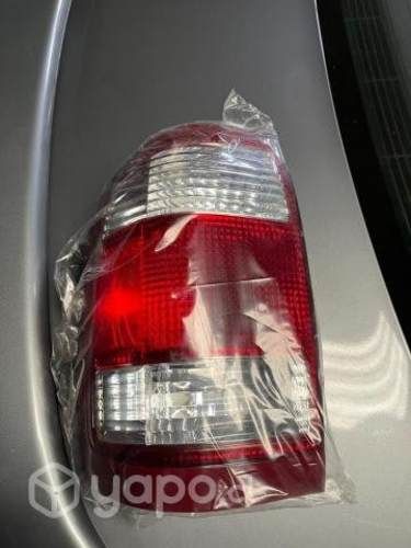 Foco trasero izquierdo Pathfinder
