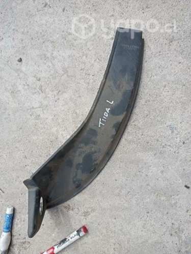 Nissan tiida bigote foco trasero envio regiones