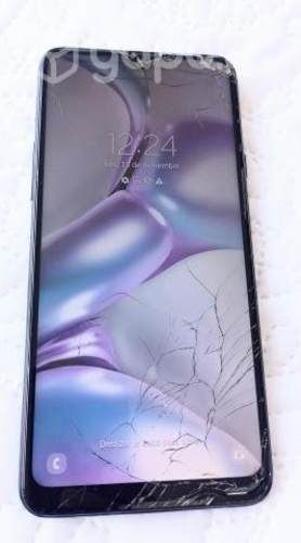 Celular Samsung A20s pantalla trizada