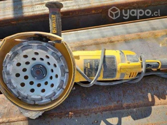 Esmeril angular DeWalt DWE4557 de 60 Hz amarillo 2