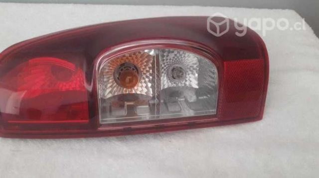 Foco trasero derecho chevrolet d max e4 año 2013