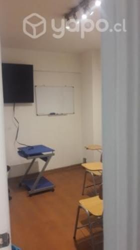 Oficina Santiago Centro Huérfanos c Bandera