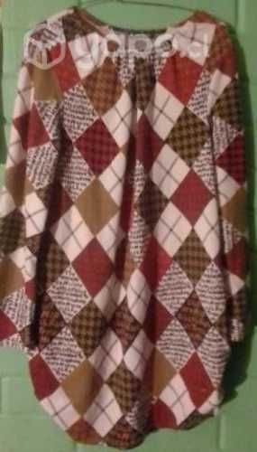 Lindo vestido en lana delgada, talla M