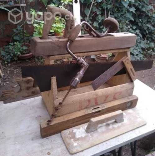 Chalupa y herramientas de Carpintero antiguas