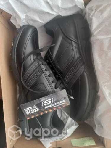 Zapatos de hombre marca Sckechers nuevos
